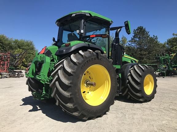 Image of John Deere 8R 410 equipment image 2