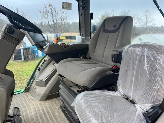 Image of John Deere 8R 410 equipment image 2