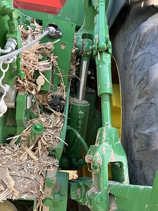 Image of John Deere 8R 410 equipment image 4