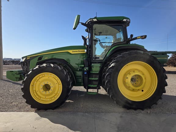 Image of John Deere 8R 410 equipment image 4