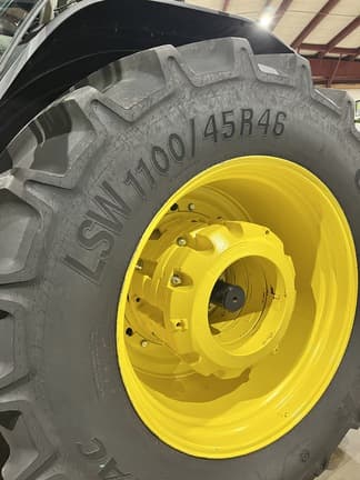 Image of John Deere 8R 410 equipment image 2