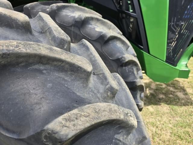 Image of John Deere 8R 410 equipment image 4