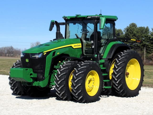Image of John Deere 8R 410 equipment image 4