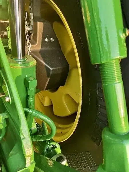 Image of John Deere 8R 410 equipment image 2