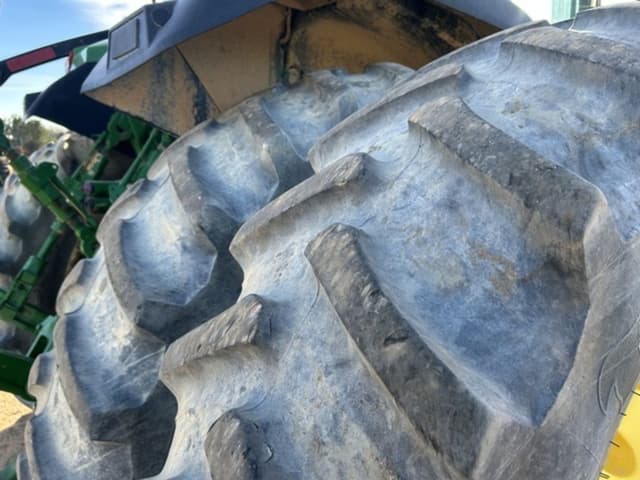 Image of John Deere 8R 410 equipment image 4