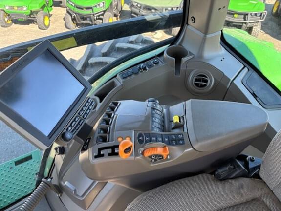 Image of John Deere 8R 410 equipment image 4