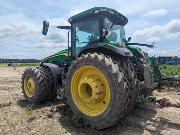 Image of John Deere 8R 410 equipment image 2
