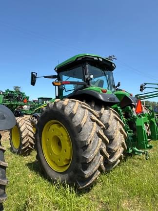 Image of John Deere 8R 410 equipment image 2