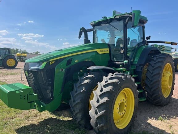 Image of John Deere 8R 410 equipment image 2