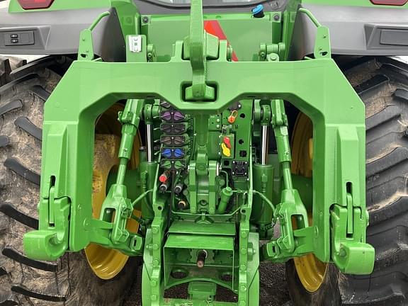 Image of John Deere 8R 410 equipment image 4