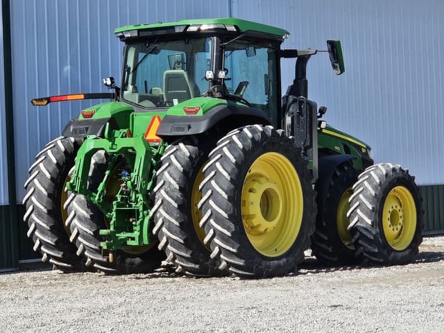 Image of John Deere 8R 410 equipment image 4