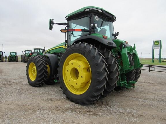 Image of John Deere 8R 410 equipment image 2