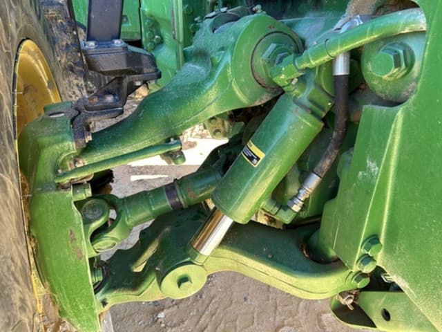 Image of John Deere 8R 410 equipment image 2