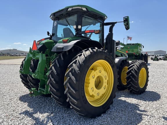 Image of John Deere 8R 410 equipment image 4