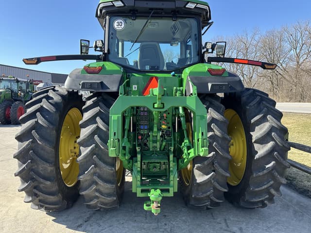 Image of John Deere 8R 410 equipment image 4