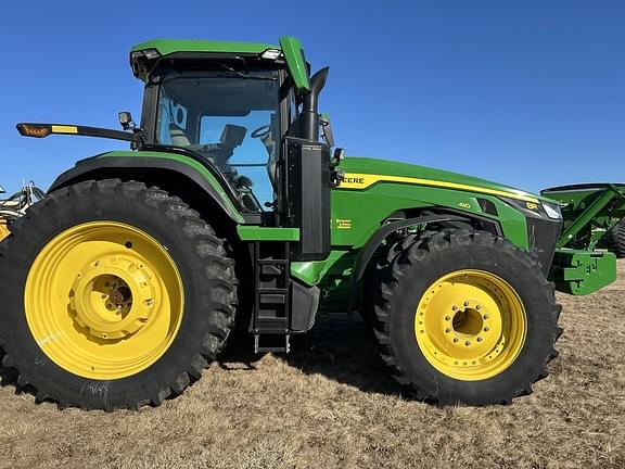 Image of John Deere 8R 410 equipment image 2