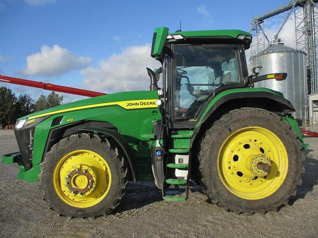 Image of John Deere 8R 410 equipment image 2