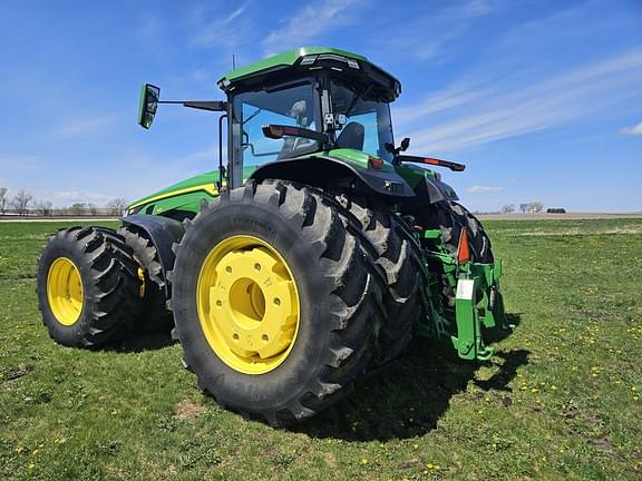 Image of John Deere 8R 410 equipment image 2