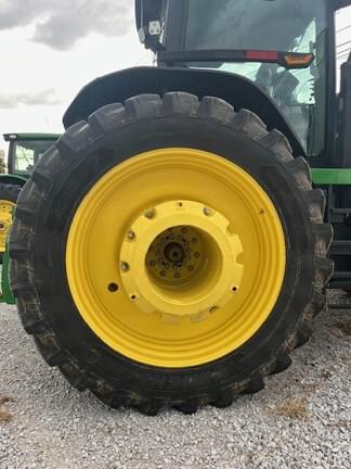 Image of John Deere 8R 410 equipment image 4