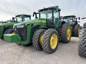2023 John Deere 8R 410 Image
