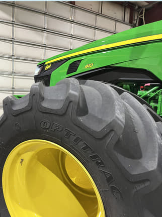 Image of John Deere 8R 410 equipment image 2