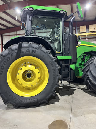 Image of John Deere 8R 410 Primary image