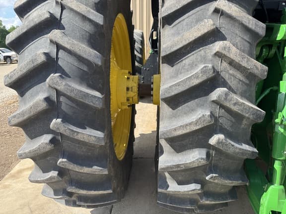 Image of John Deere 8R 410 equipment image 3