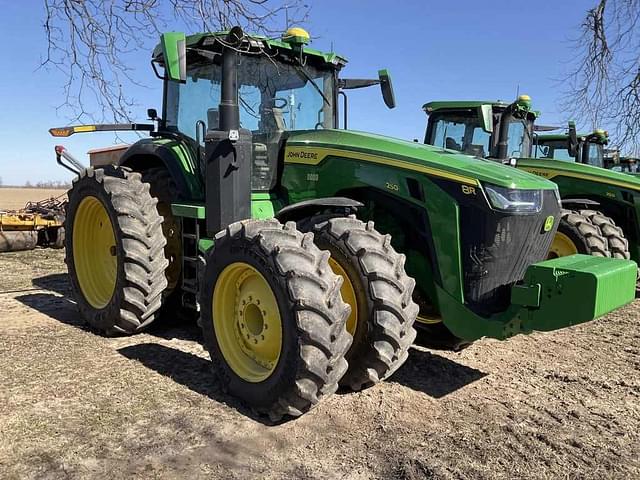 Image of John Deere 8R 250 equipment image 3