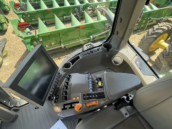 Image of John Deere 8RT 310 equipment image 3