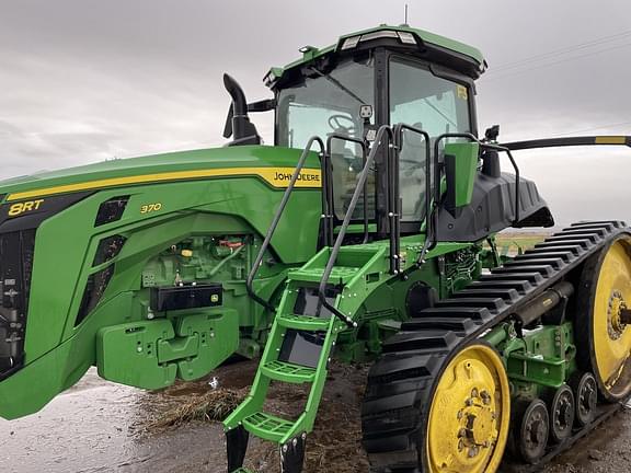 Image of John Deere 8RT 370 equipment image 2