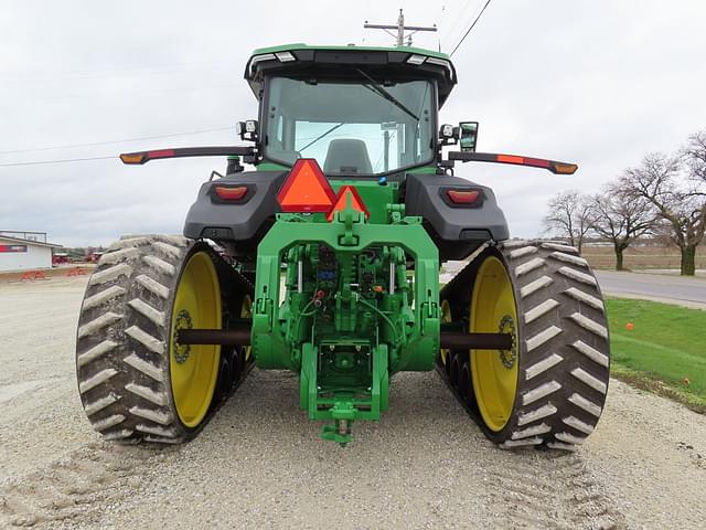 Image of John Deere 8RT 370 equipment image 2