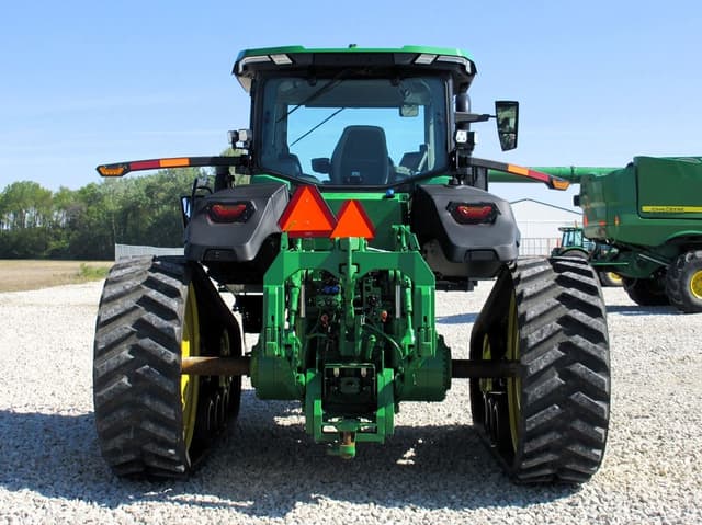 Image of John Deere 8RT 370 equipment image 4