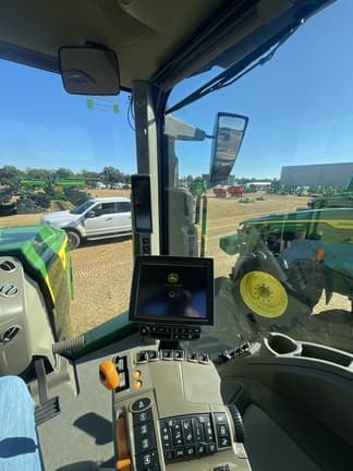 Image of John Deere 8RT 370 equipment image 2