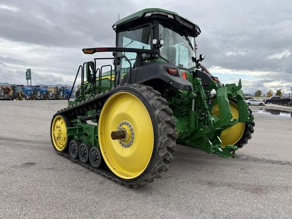 Image of John Deere 8RT 410 equipment image 2