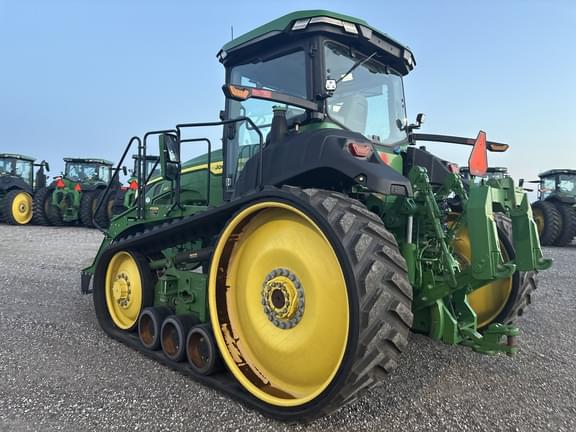 Image of John Deere 8RT 410 equipment image 2