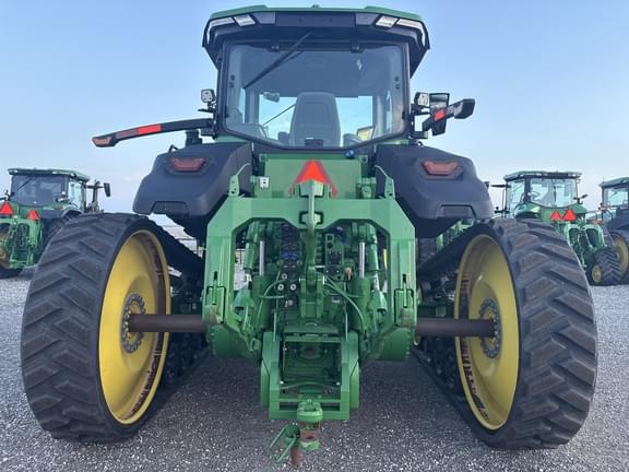 Image of John Deere 8RT 410 equipment image 4