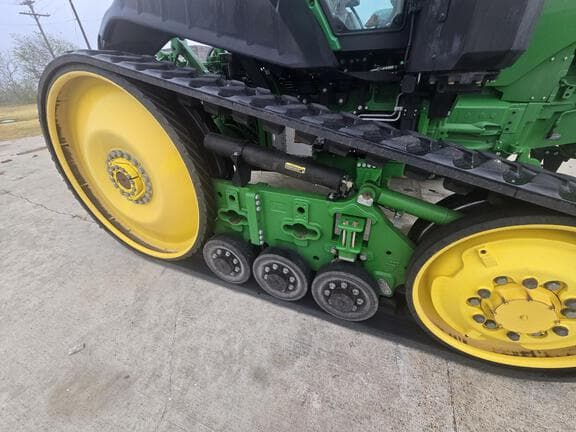 Image of John Deere 8RT 410 equipment image 3