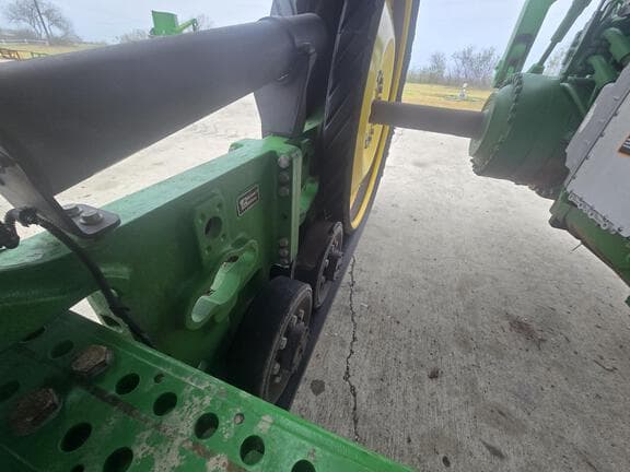 Image of John Deere 8RT 410 equipment image 2