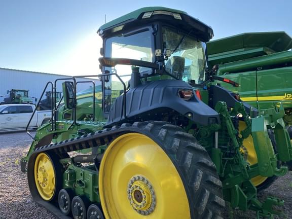 Image of John Deere 8RT 410 equipment image 3