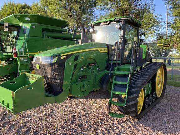 Image of John Deere 8RT 410 equipment image 2