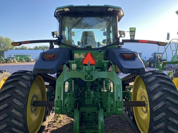Image of John Deere 8RT 410 equipment image 4