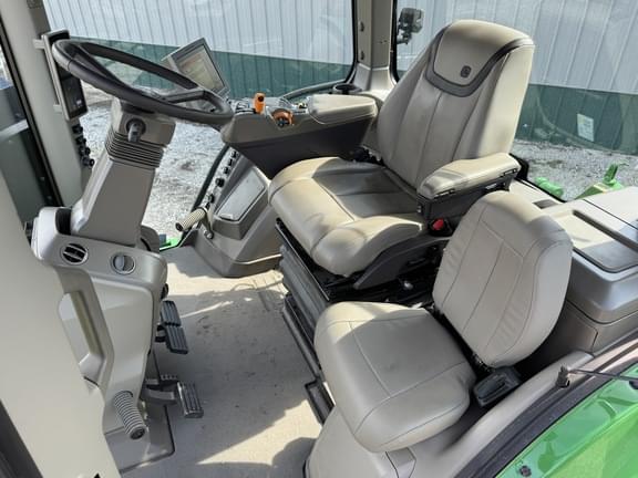 Image of John Deere 8RX 410 equipment image 4