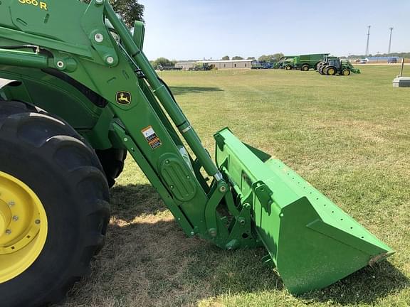 Image of John Deere Bucket Image 1