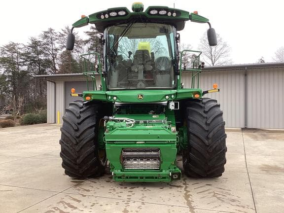 Image of John Deere 9700 equipment image 1