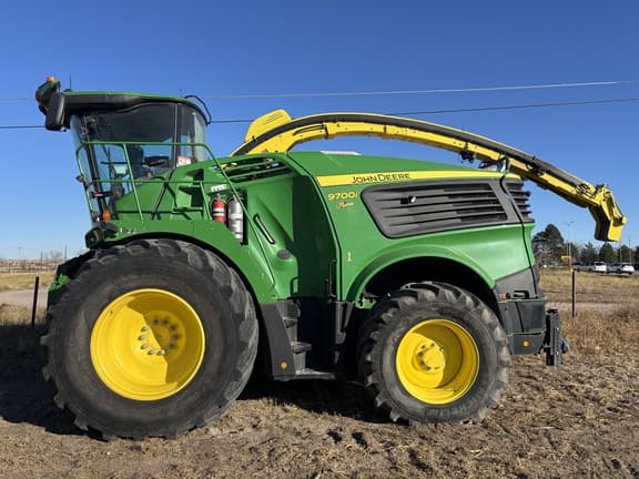 Image of John Deere 9700 equipment image 3