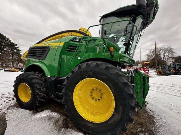 2023 John Deere 9700i Equipment Image0