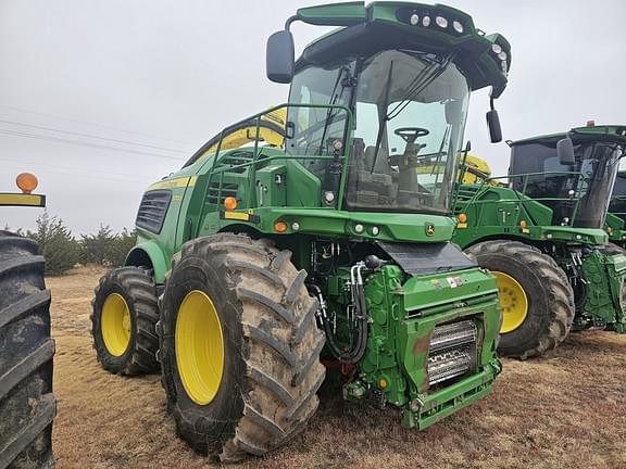 Image of John Deere 9700 equipment image 2