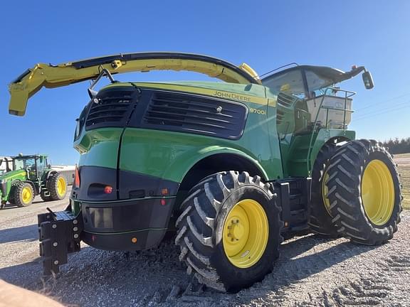 Image of John Deere 9700 equipment image 3