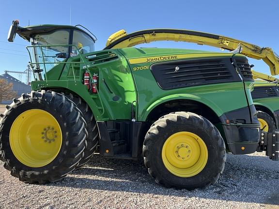 Image of John Deere 9700 equipment image 2