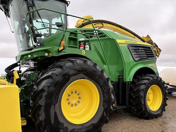 Image of John Deere 9700i Primary image